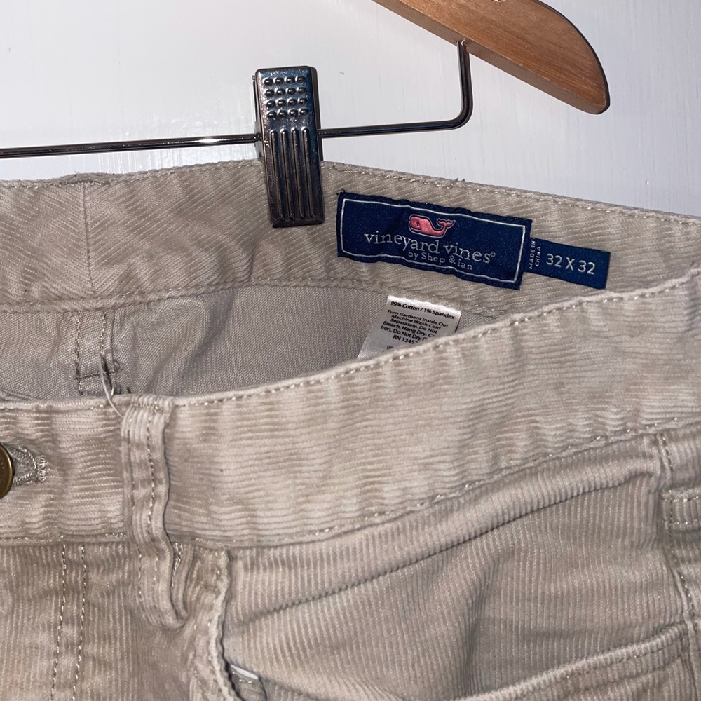 32x32 Vineyard Vines corduroy pants khaki color